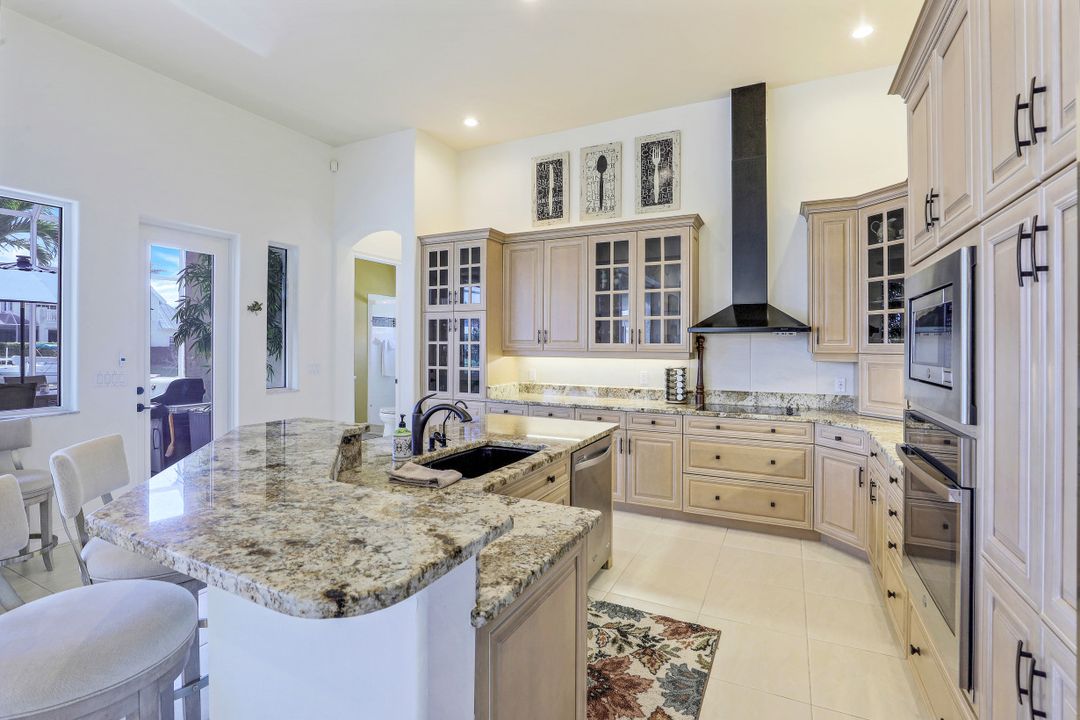 530 Taylor Ct, Marco Island, FL 34145