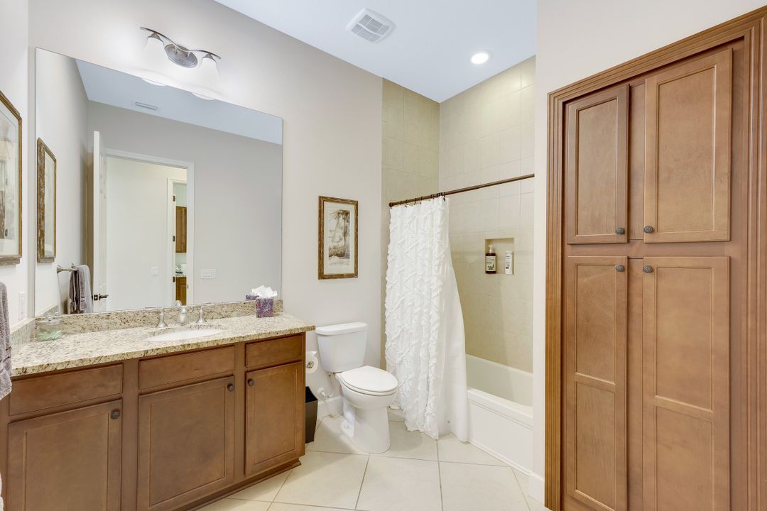 9160 Isla Bella Cir, Bonita Springs, FL 34135