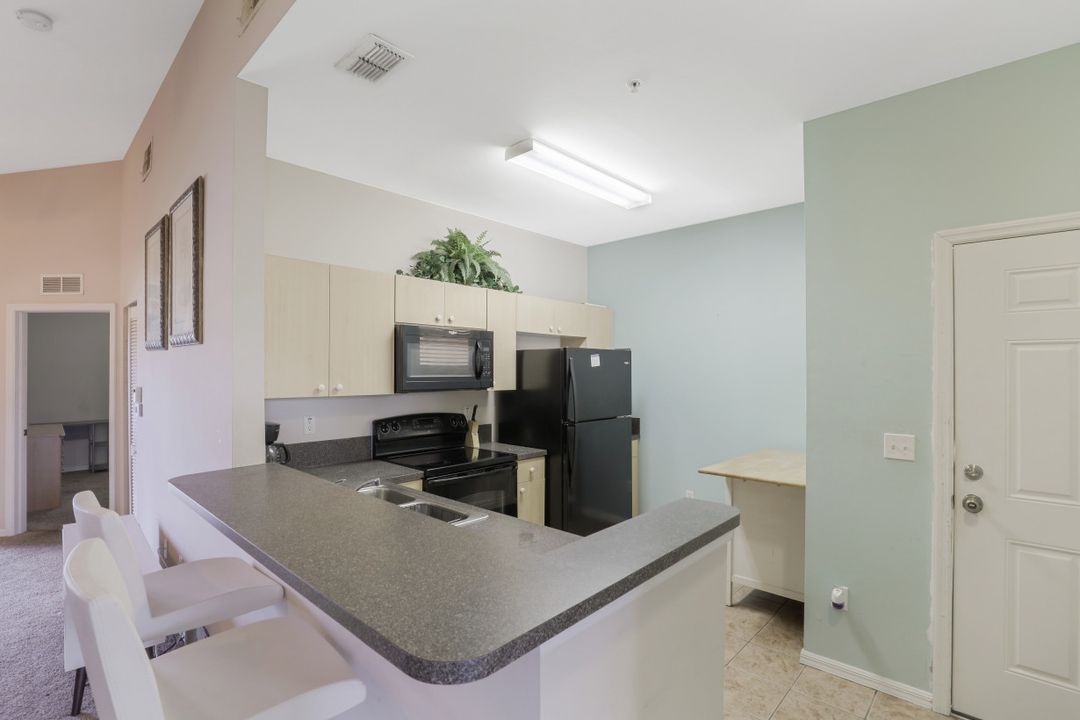 15369 Bellamar Cir, Fort Myers, FL 33908