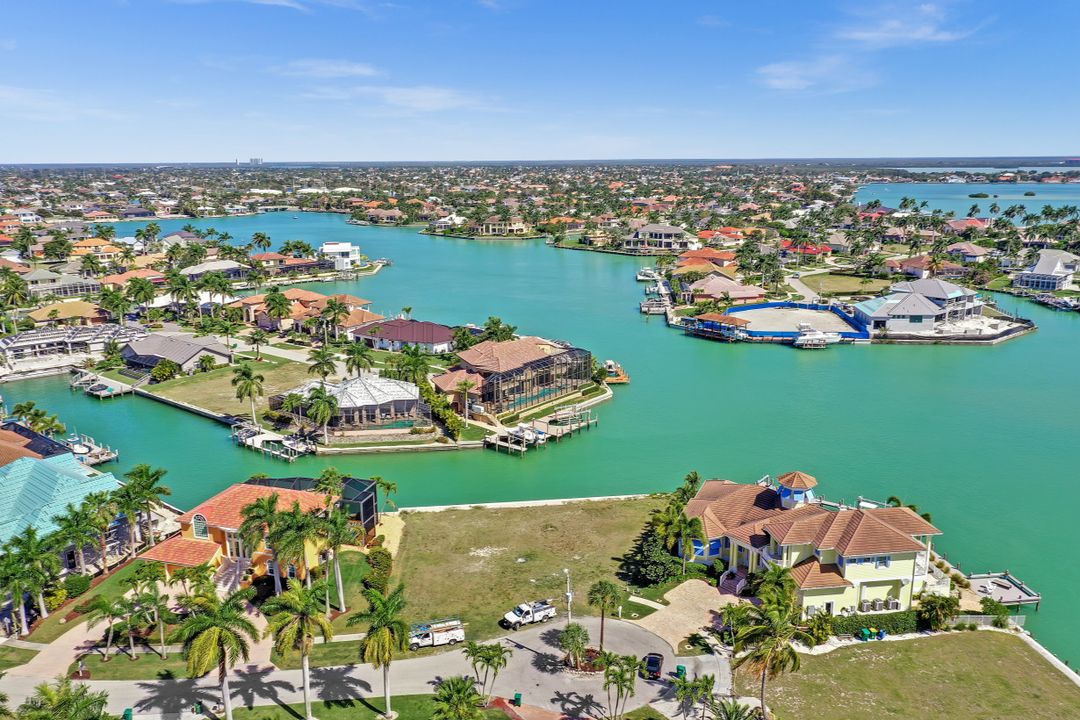1261 Stone Ct, Marco Island, FL 34145