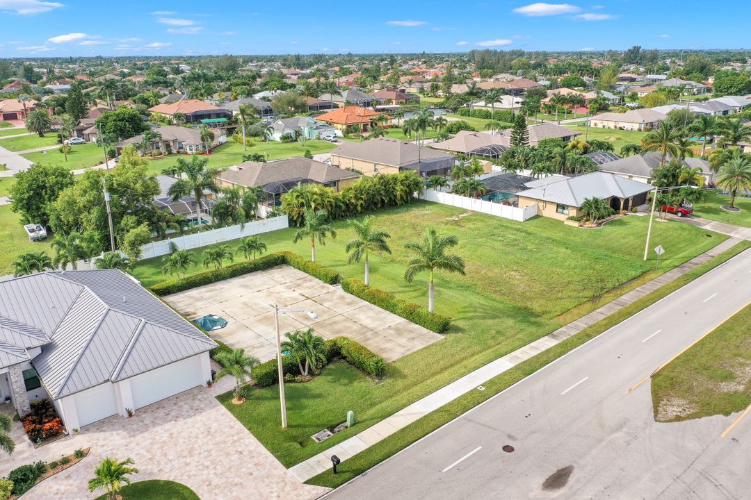 1612 Beach Pkwy W, Cape Coral, FL 33914