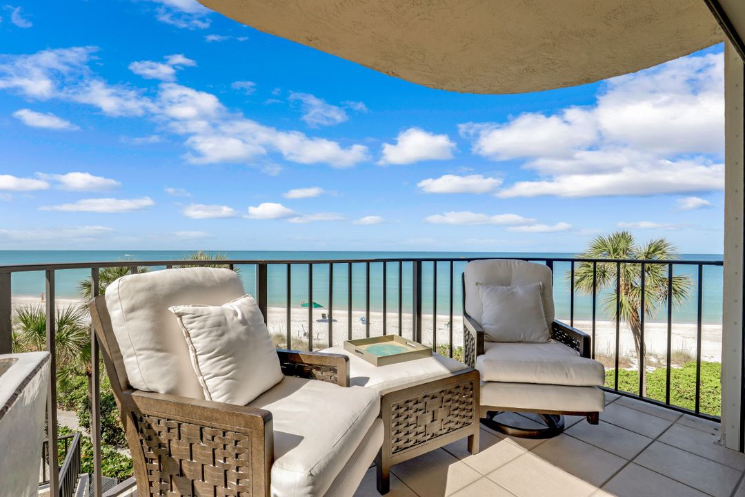3215 Gulf Shore Blvd N #205, Naples, FL 34103