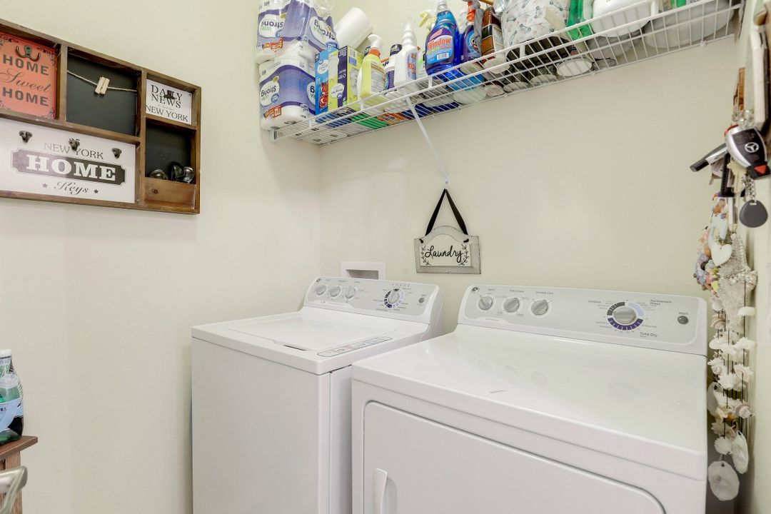 14528 Grapevine Dr, Naples, FL 34114