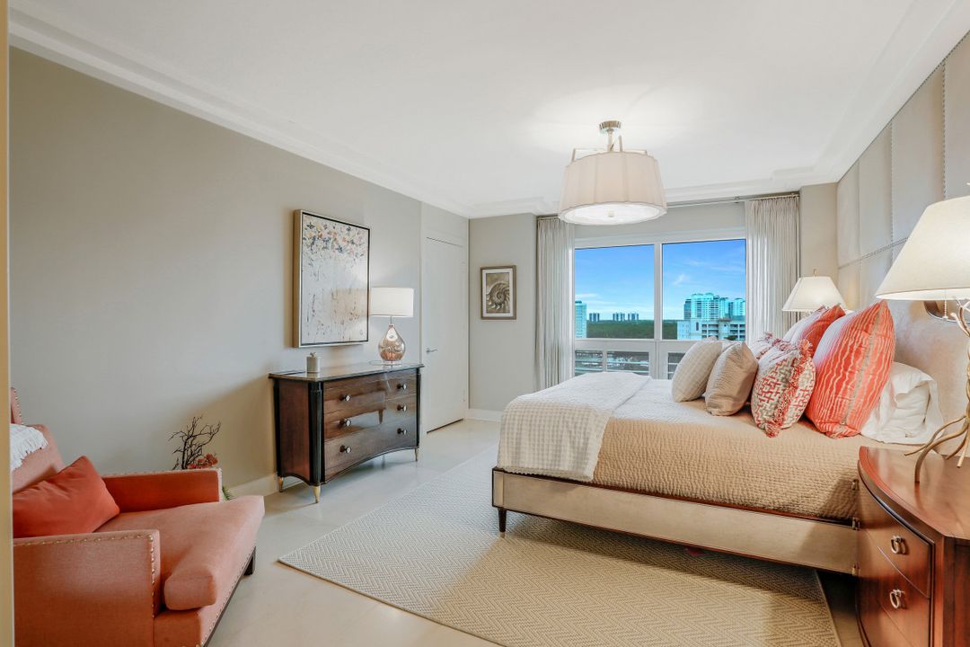 11125 Gulf Shore Dr #701, Naples, FL 34108