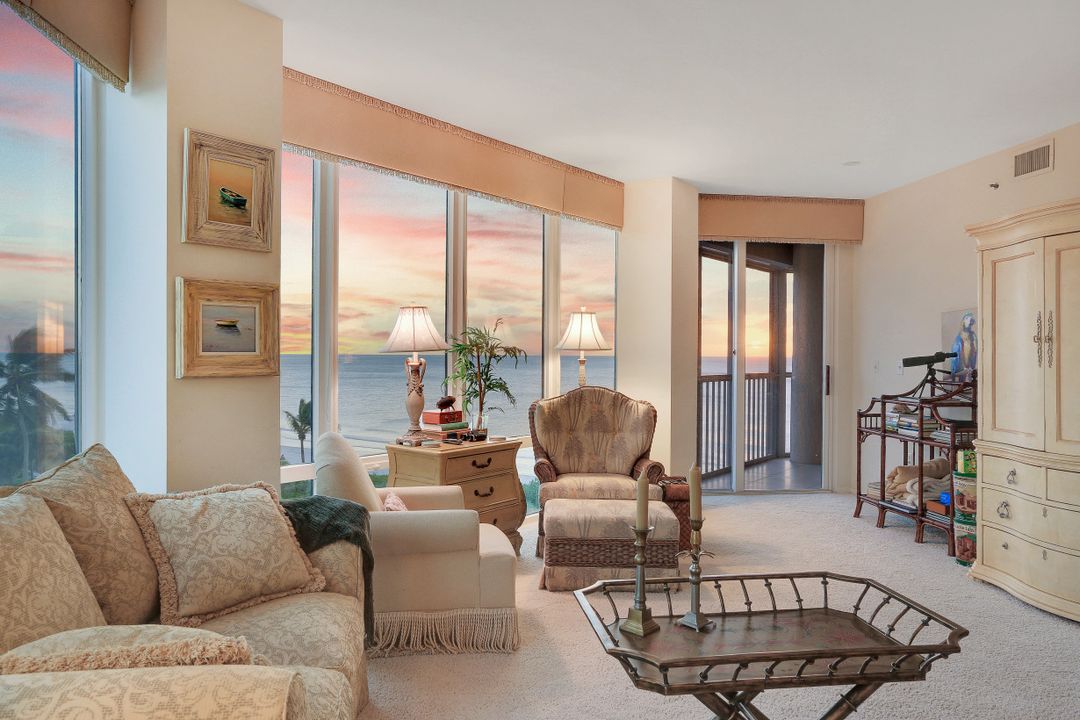 4951 Gulf Shore Blvd N #301, Naples, FL 34103