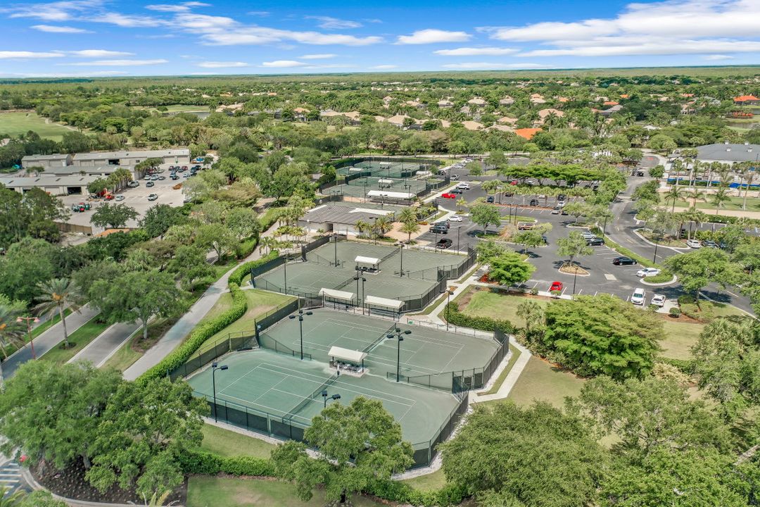 10590 Glen Lakes Dr, Bonita Springs, FL 34135