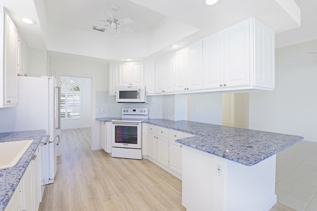 2938 Gilford Way, Naples, FL 34119