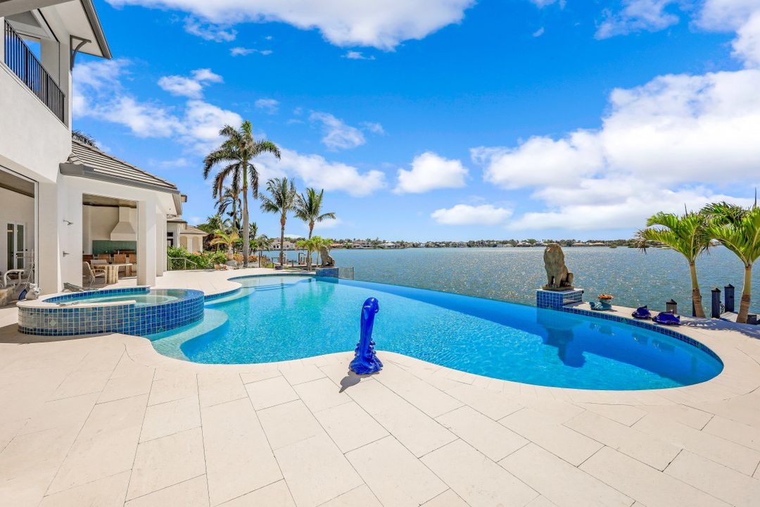 550 S Barfield Dr, Marco Island, FL 34145