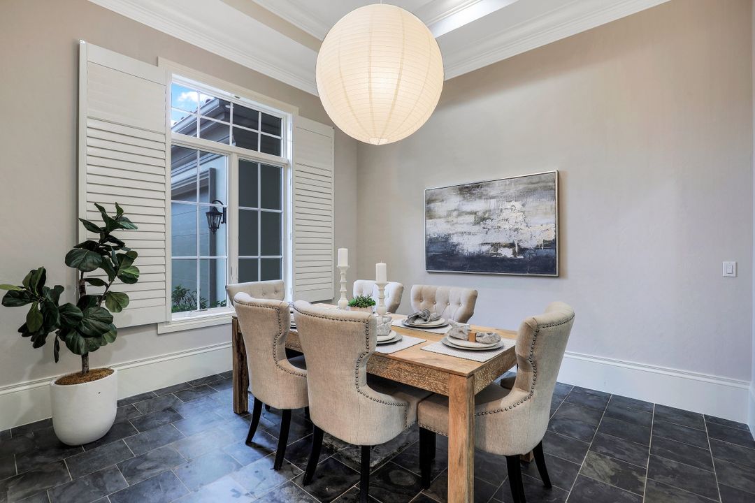 2228 Miramonte Ct, Naples, FL 34105