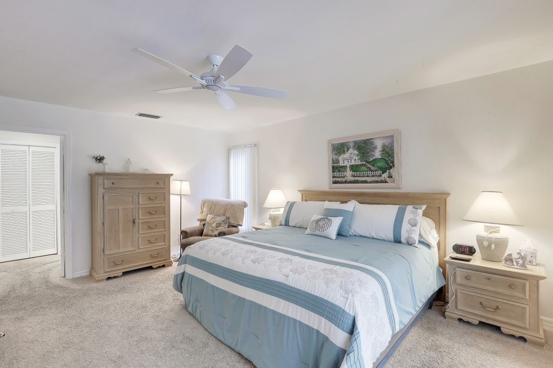 2259 Queens Way, Naples, FL 34112