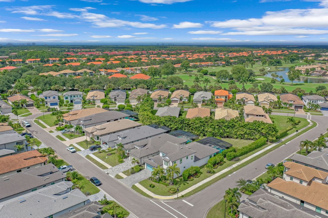 10030 Florence Cir, Naples, FL 34119