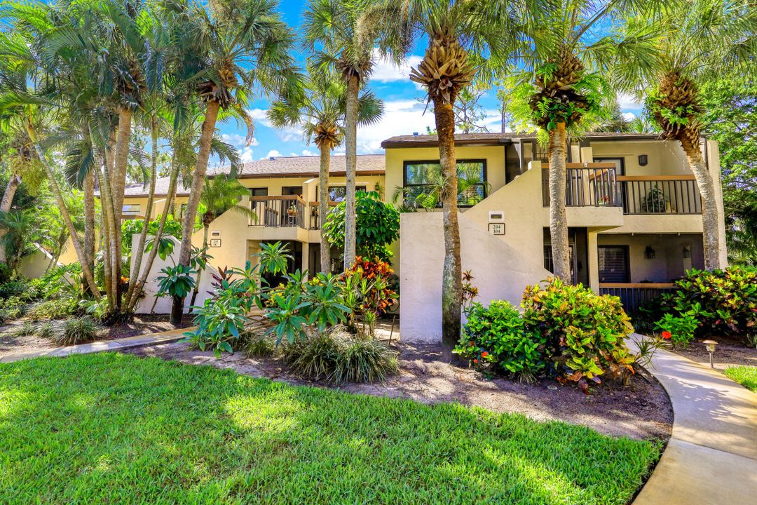 1812 Kings Lake Blvd #103, Naples, FL 34112