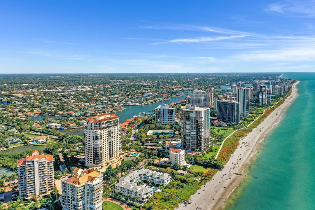 81 Seagate Dr #2001, Naples, FL 34103