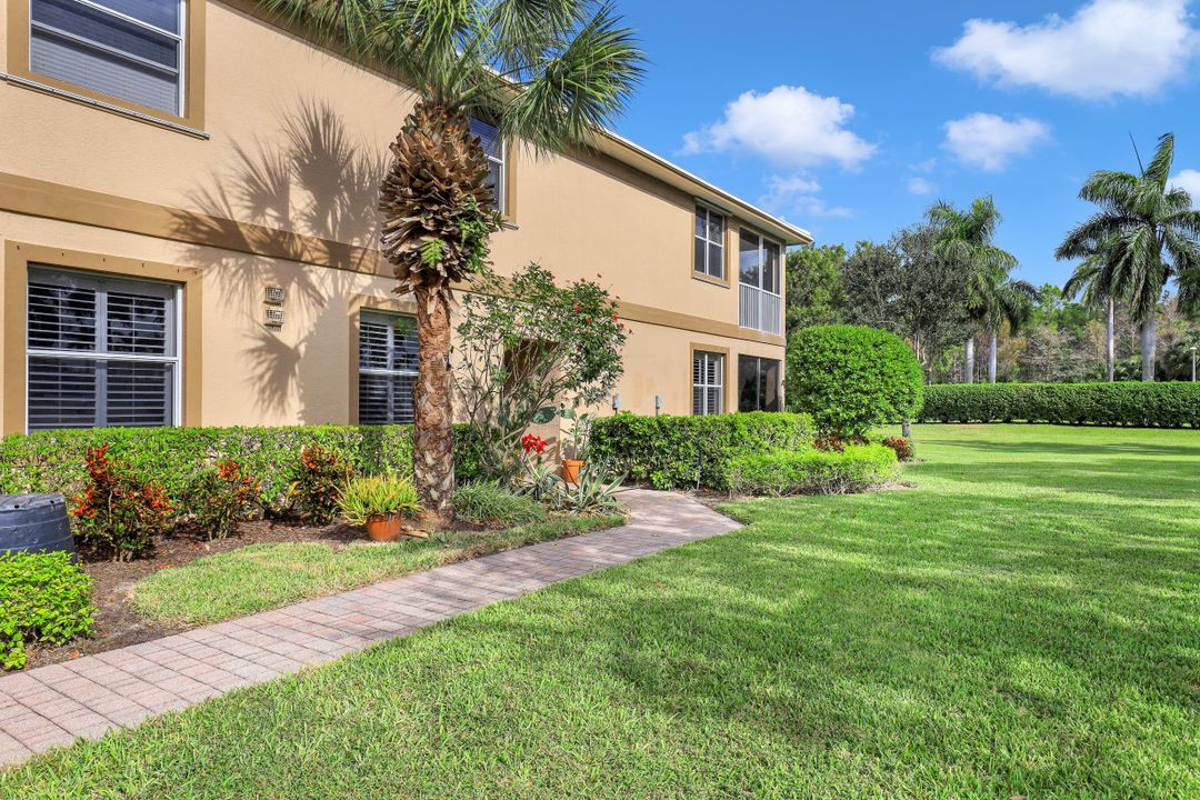 6864 Ascot Dr #102, Naples, FL 34113