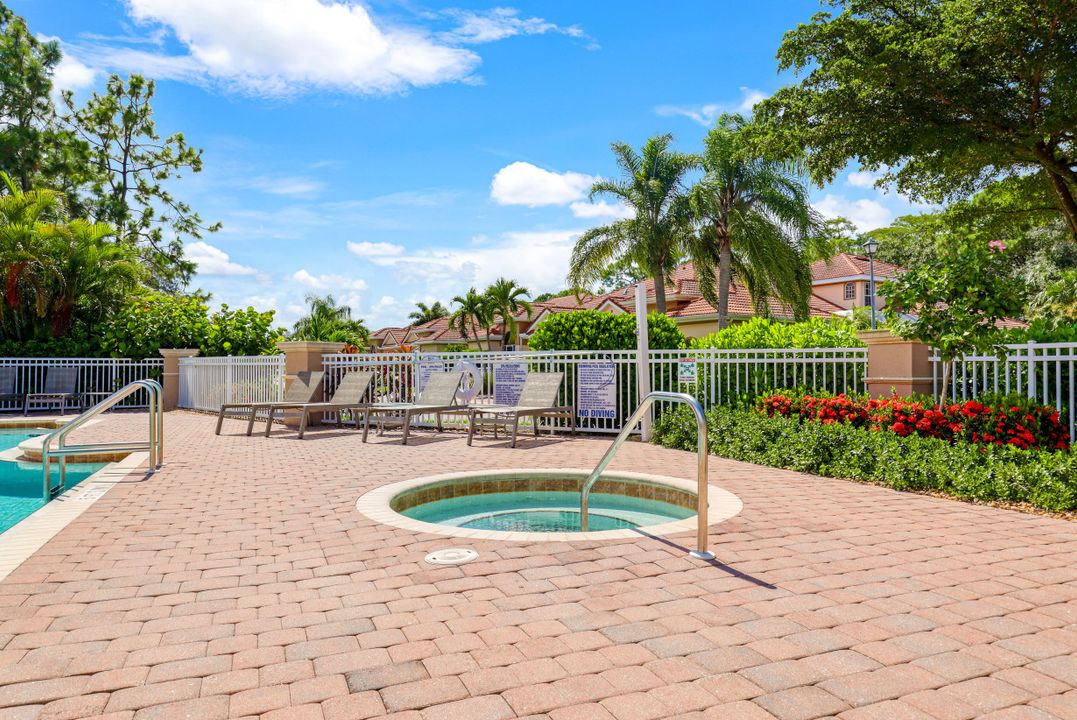 5520 Cheshire Dr, Fort Myers, FL 33912