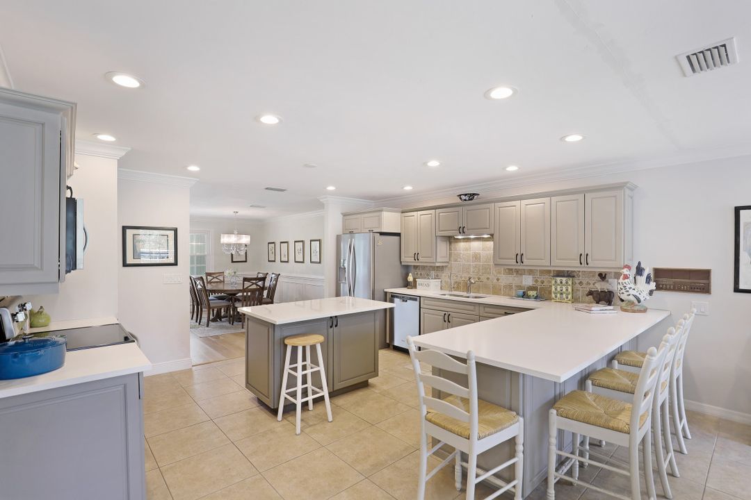 25063 Luci Dr, Bonita Springs, FL 34135