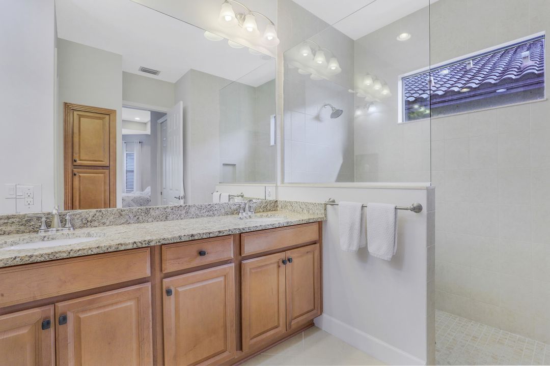 9021 Isla Bella Cir, Bonita Springs, FL 34135