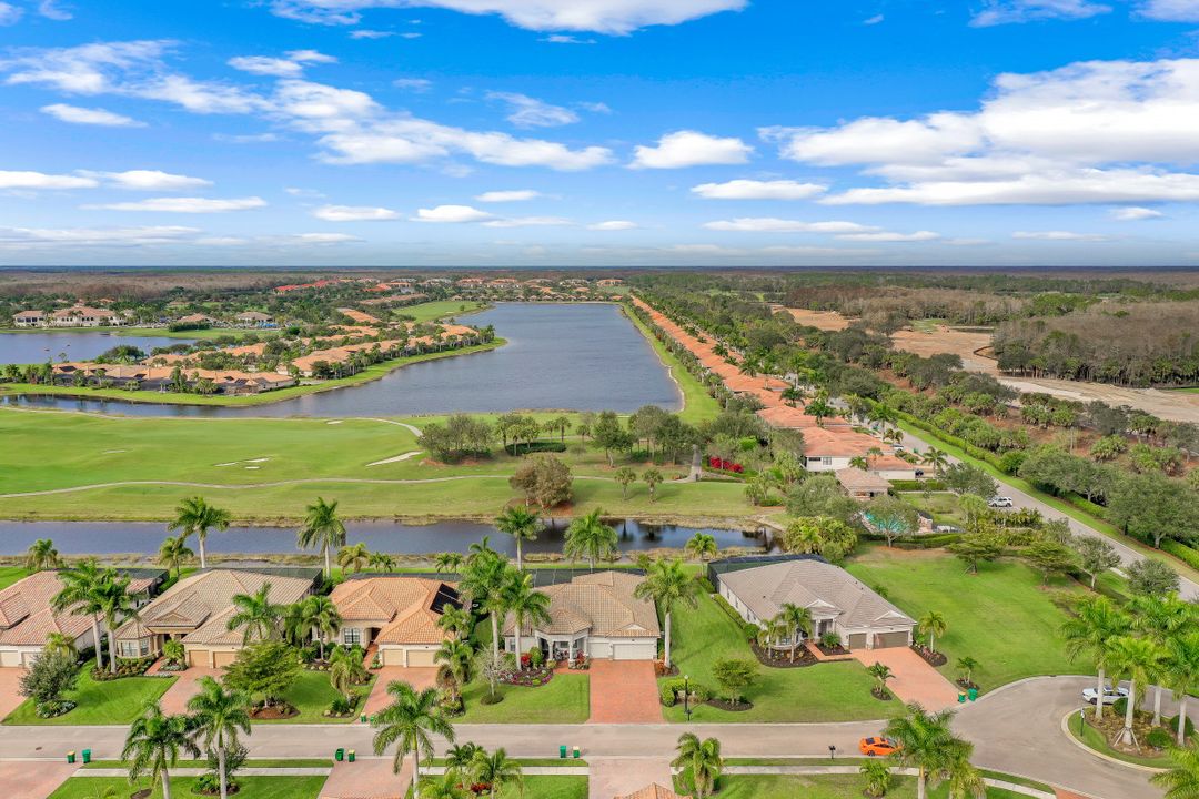 10153 Biscayne Bay Ln, Naples, FL 34120