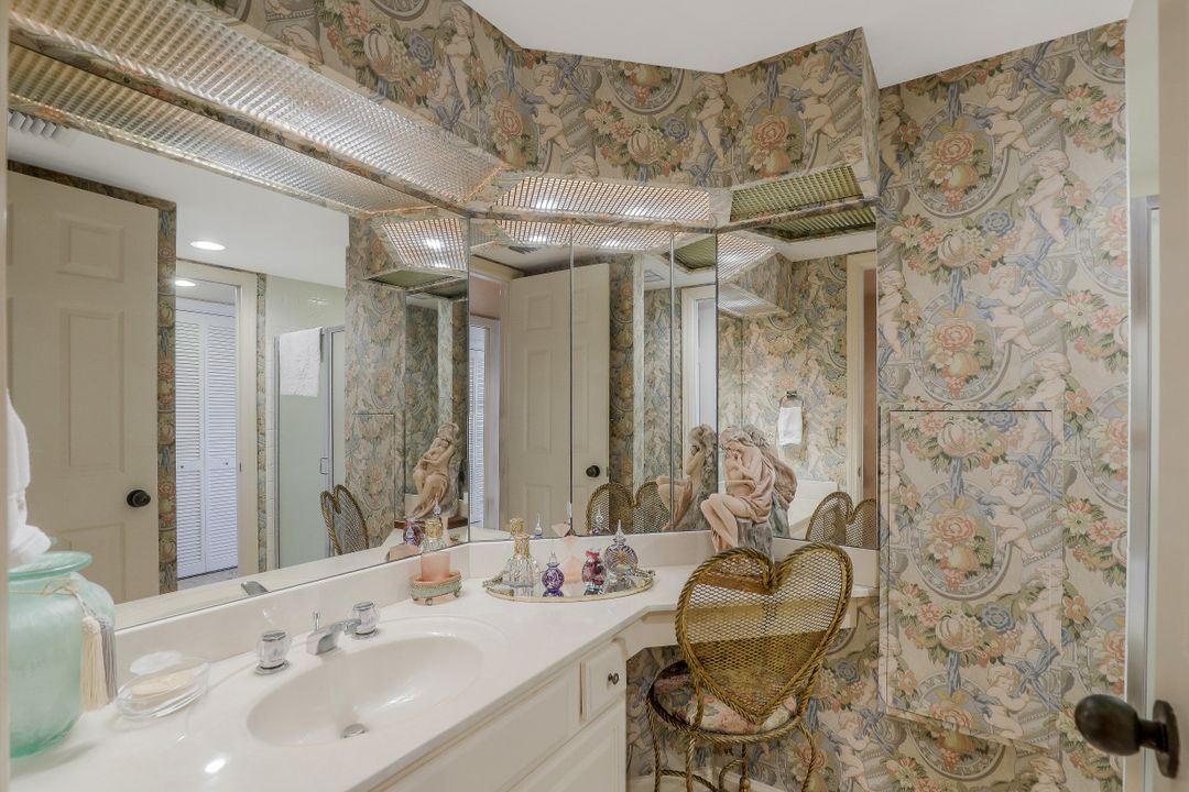 4551 Gulf Shore Blvd N #1003, Naples, FL 34103