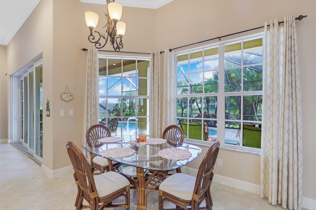 8806 Spinner Cove Ln, Naples, FL 34120