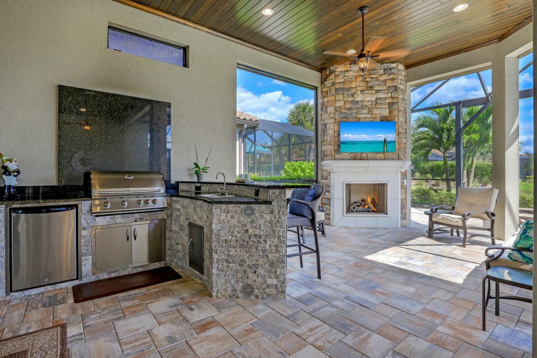 9418 Galliano Ter, Naples, FL 34119