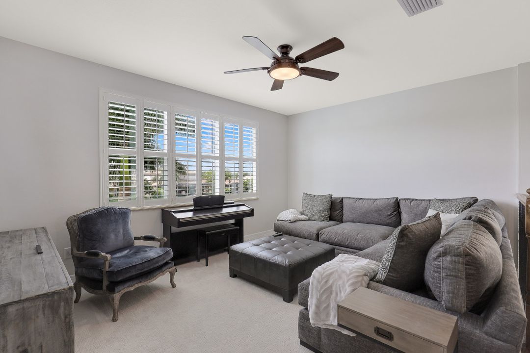 6558 Monterey Point, Naples, FL 34105