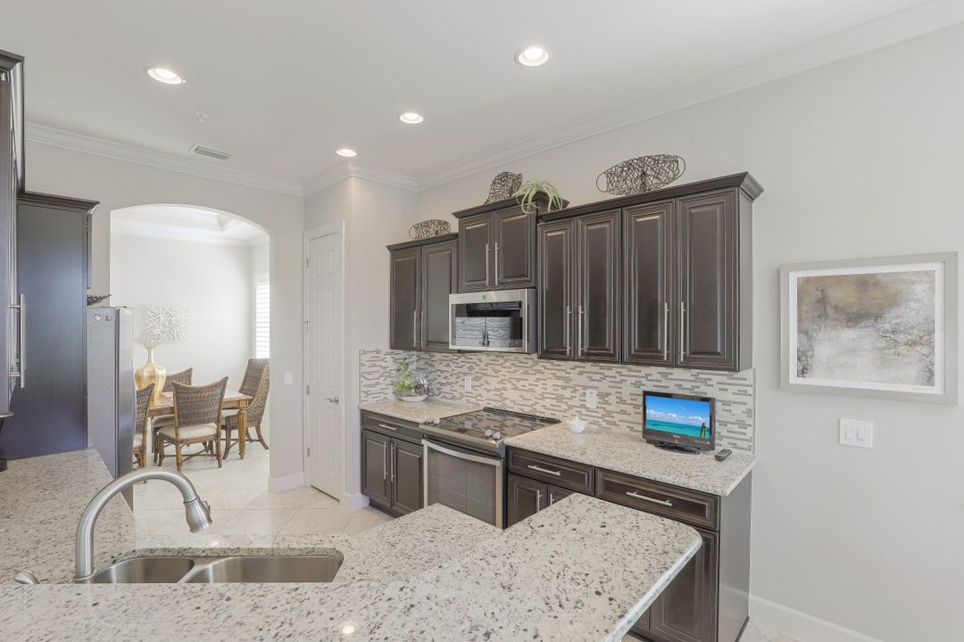 8843 Nautical Landing Cir #201, Naples, FL 34120