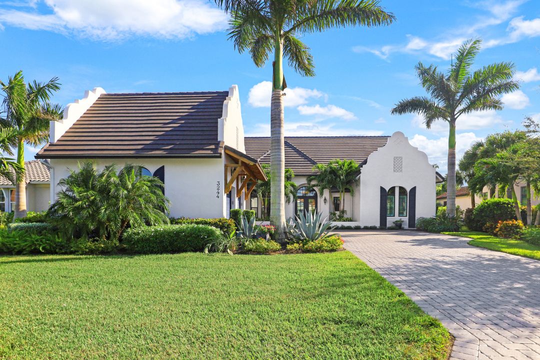 3244 Tavolara Ln, Naples, FL 34114