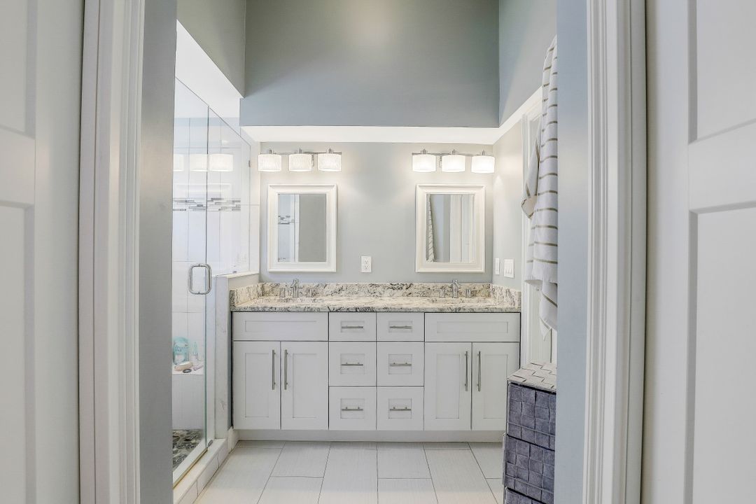 8511 Ibis Cove Cir, Naples, FL 34119