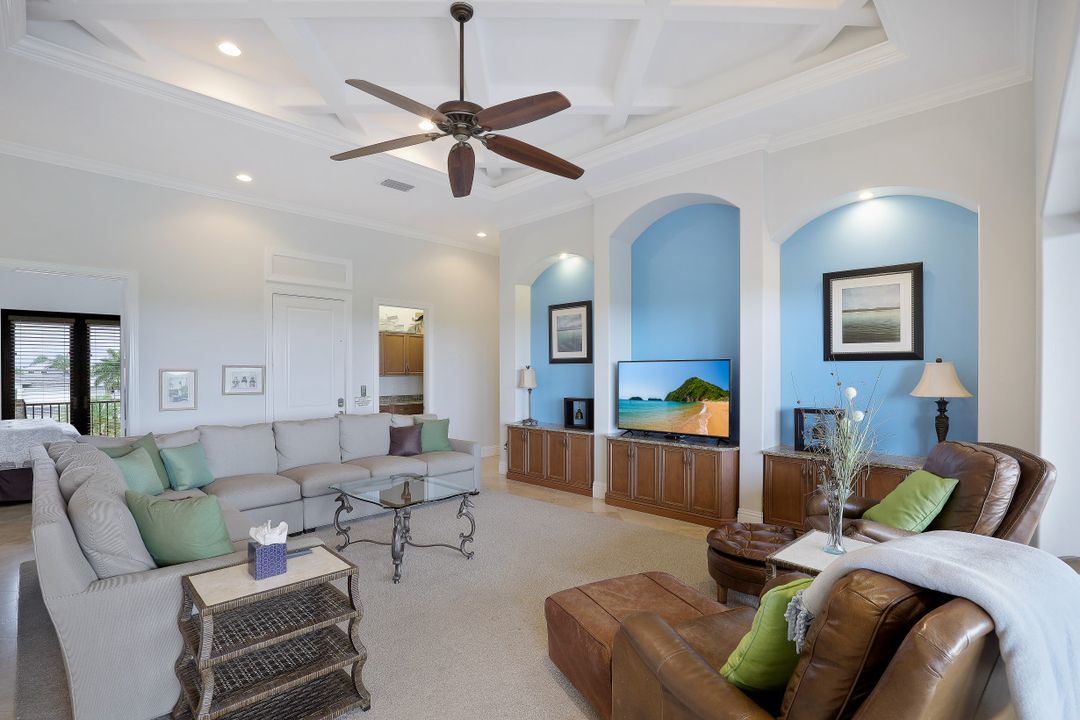 500 Spinnaker Dr, Marco Island, FL 34145