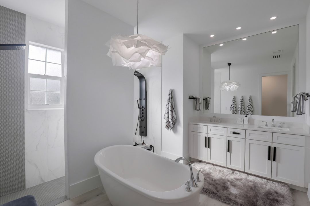 5995 Lancewood Way, Naples, FL 34116