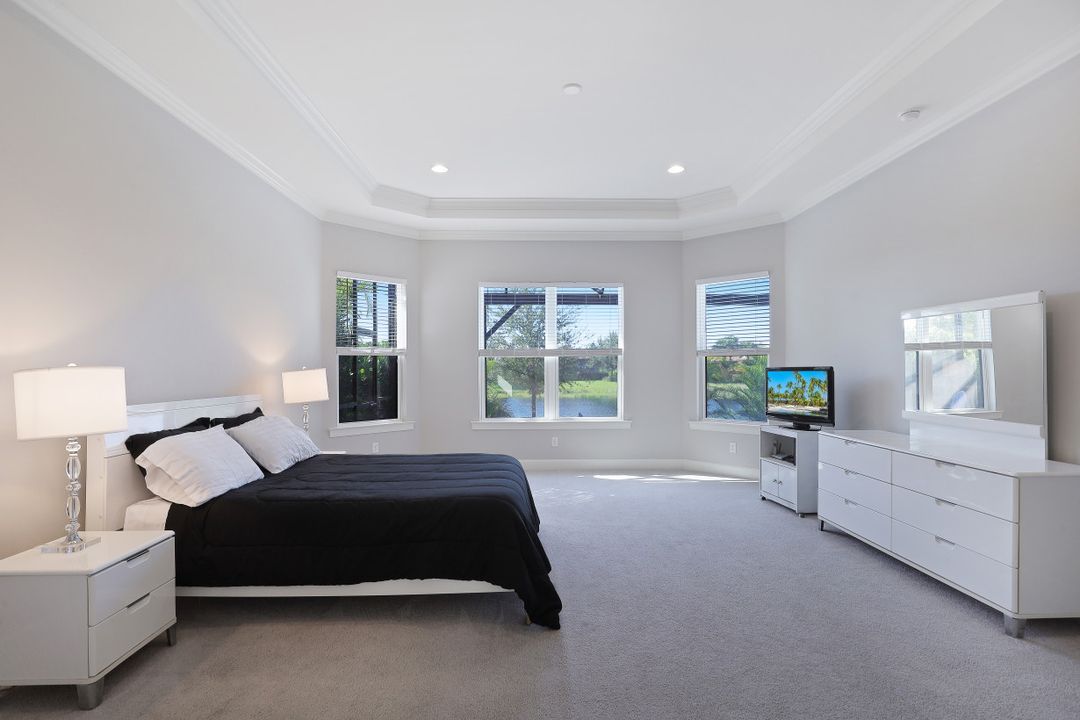 8427 Palacio Terrace S, Naples, FL 34114