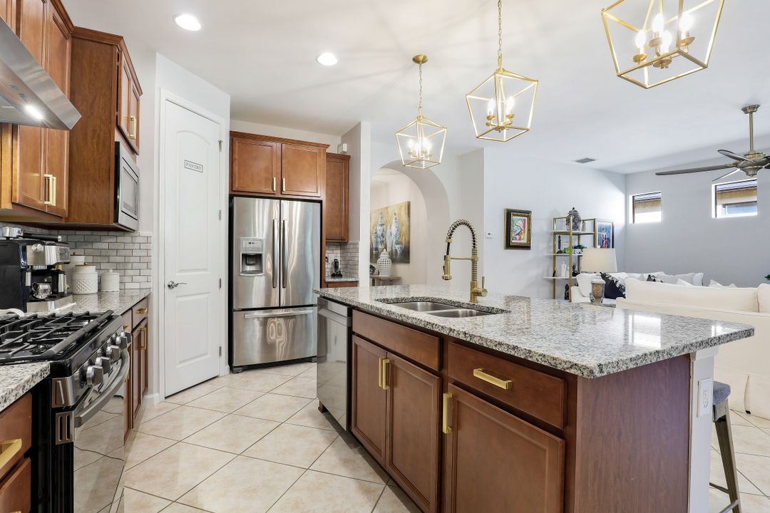 6608 Ensor Ct, Fort Myers, FL 33966