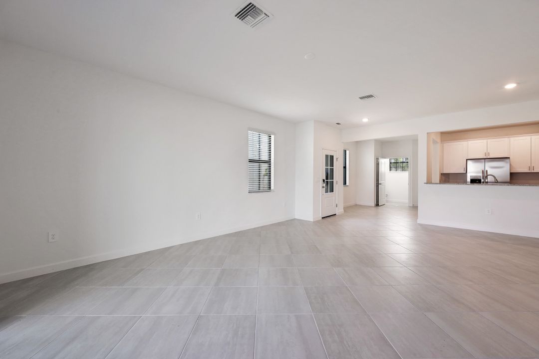 14246 Pine Lodge Ln, Fort Myers, FL 33913
