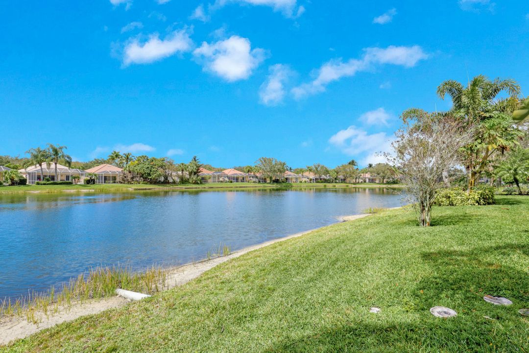 2888 Hatteras Way, Naples, FL 34119