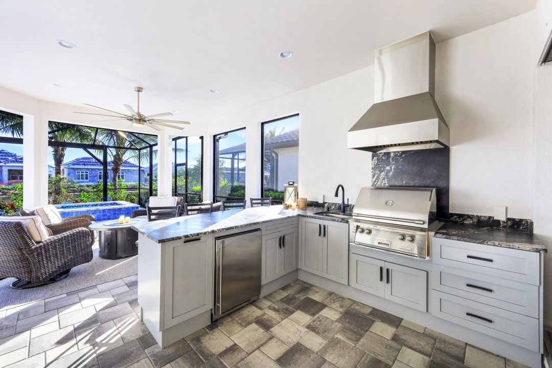 3274 Belon Ln, Naples, FL 34114