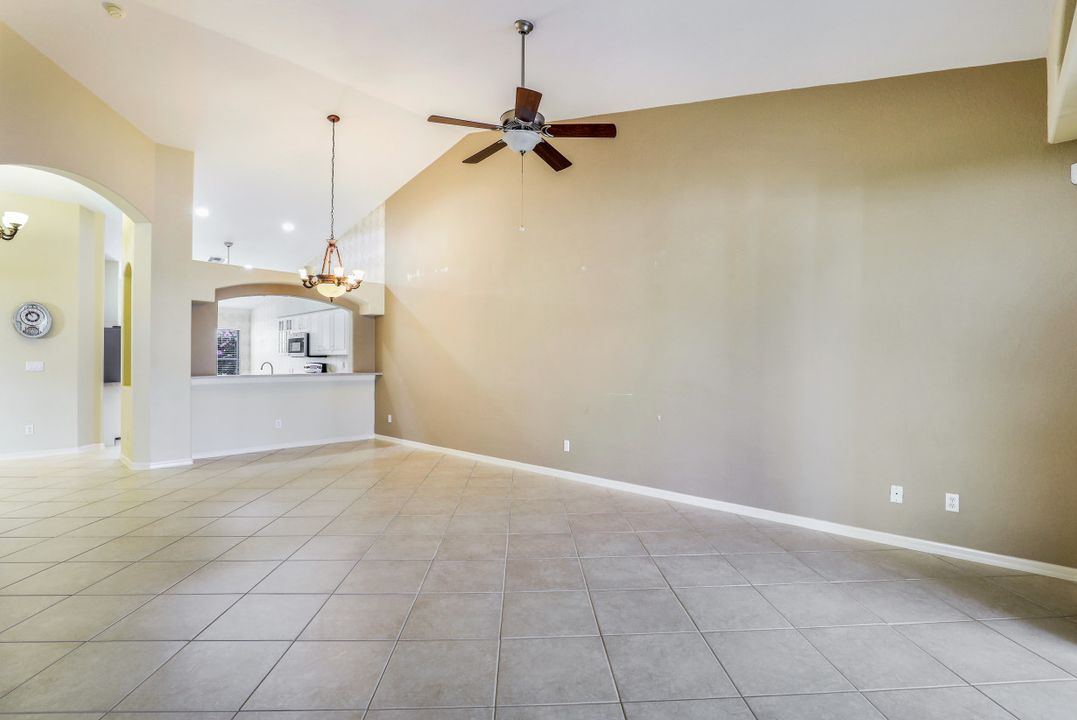 8388 Ibis Cove Cir, Naples, FL 34119