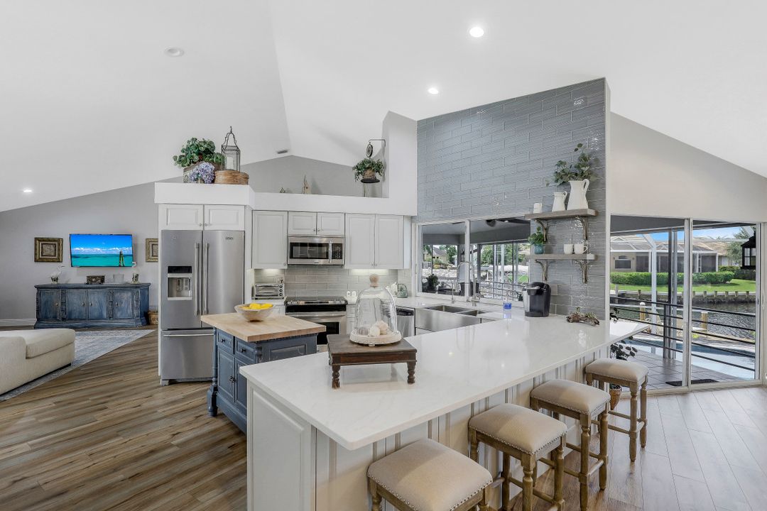 278 Seminole Ct, Marco Island, FL 34145