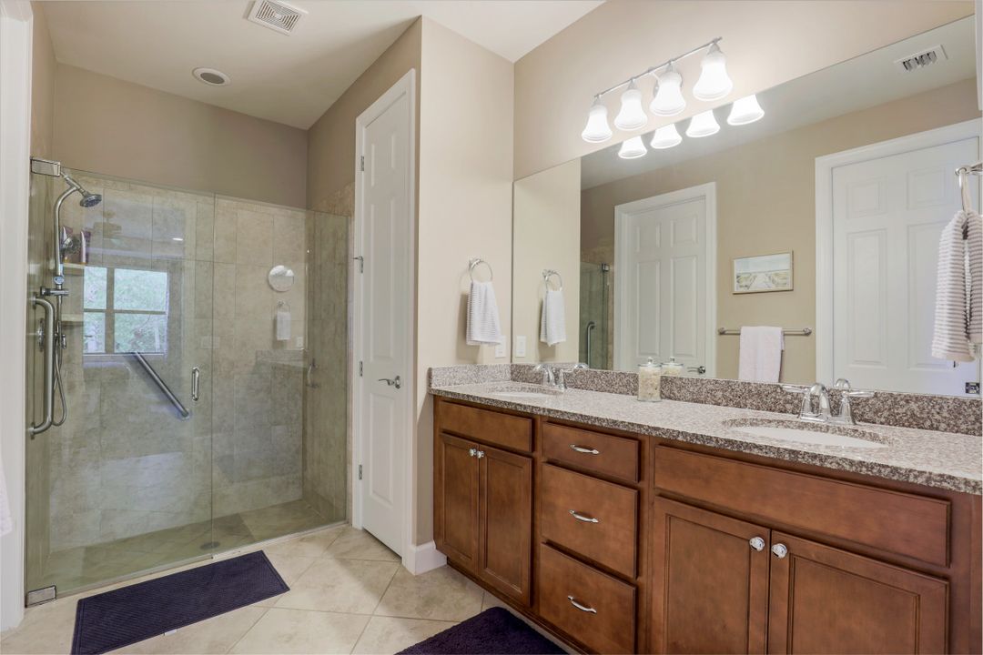 7594 Jacaranda Ln, Naples, FL 34114