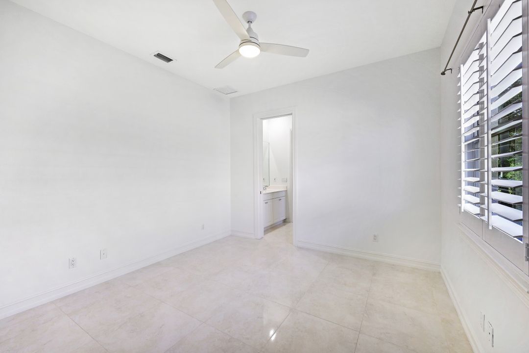 4899 Rustic Oaks Cir, Naples, FL 34105