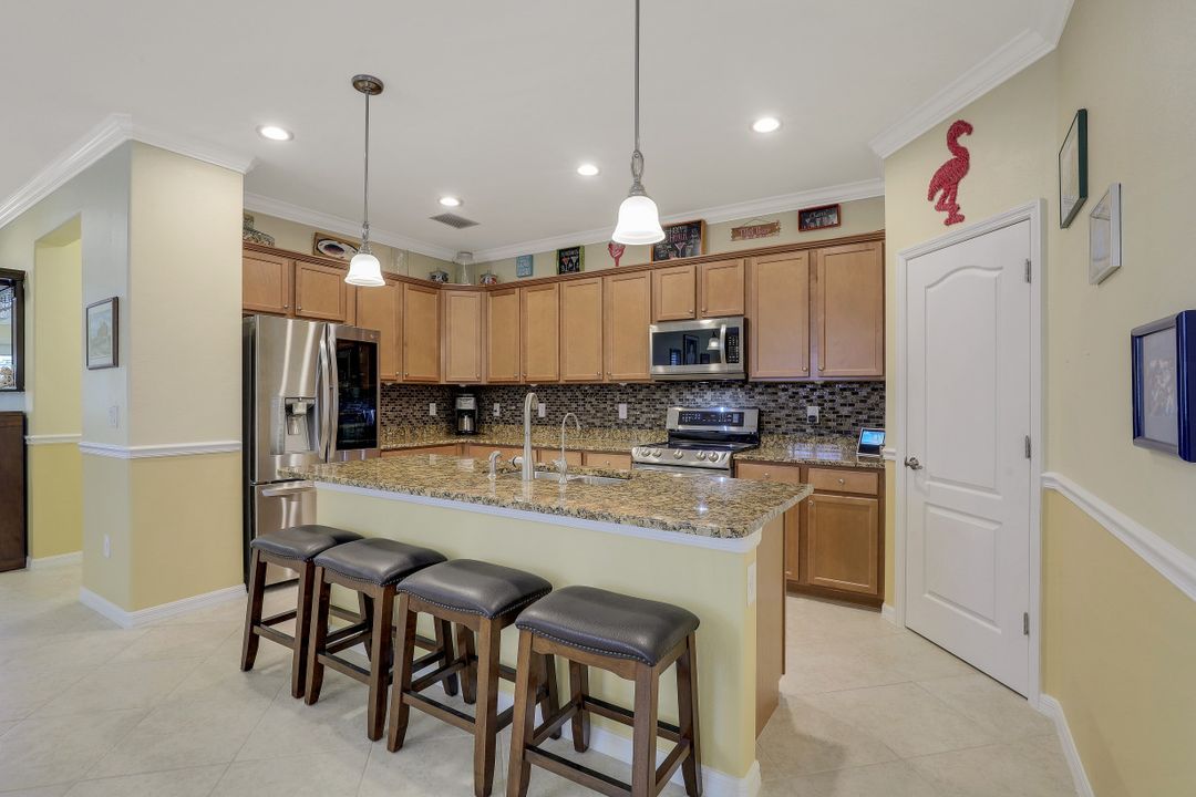 3639 Treasure Cove Cir, Naples, FL 34114