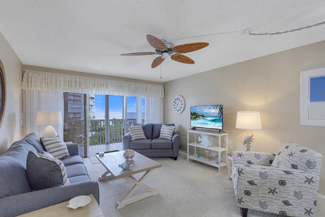 1 Bluebill Ave, Naples, FL 34108