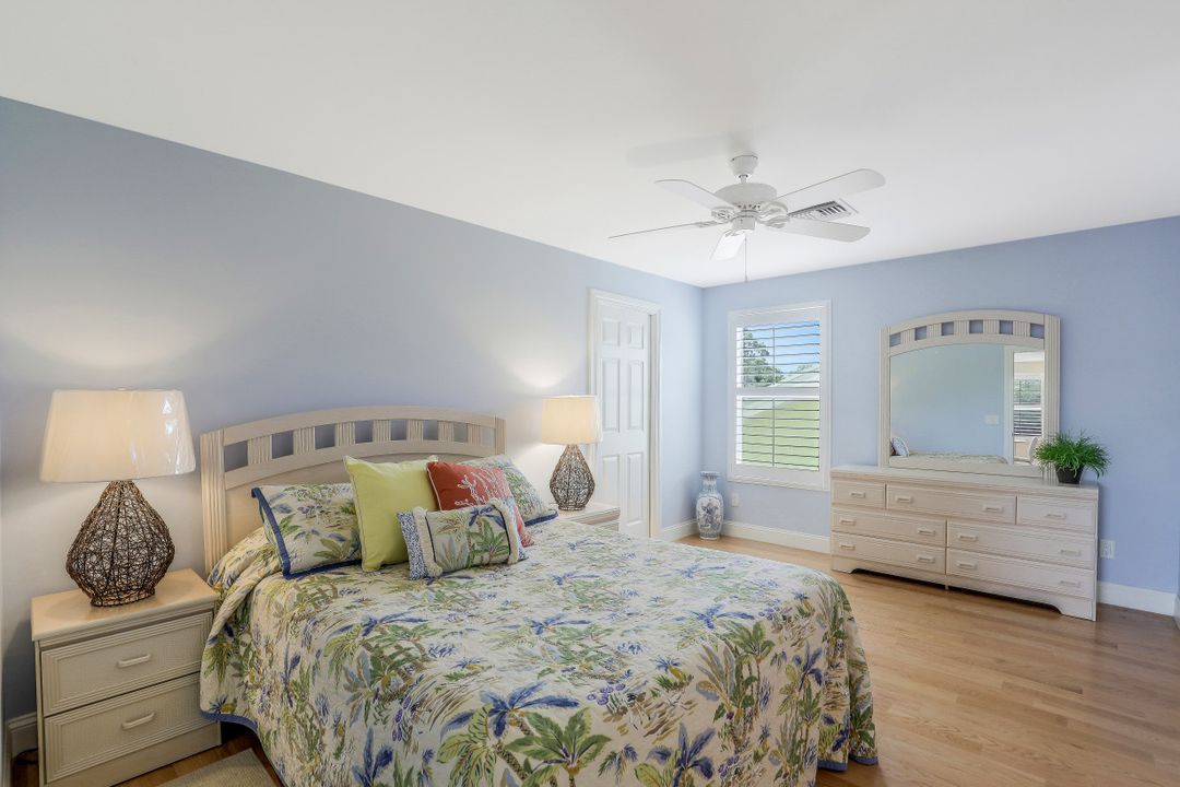 762 Hickory Rd, Naples, FL 34108