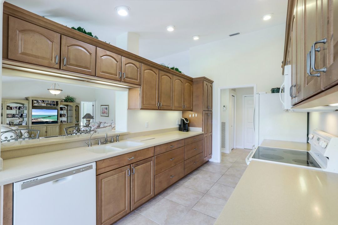 13331 Bridgeford Ave, Bonita Springs, FL 34135