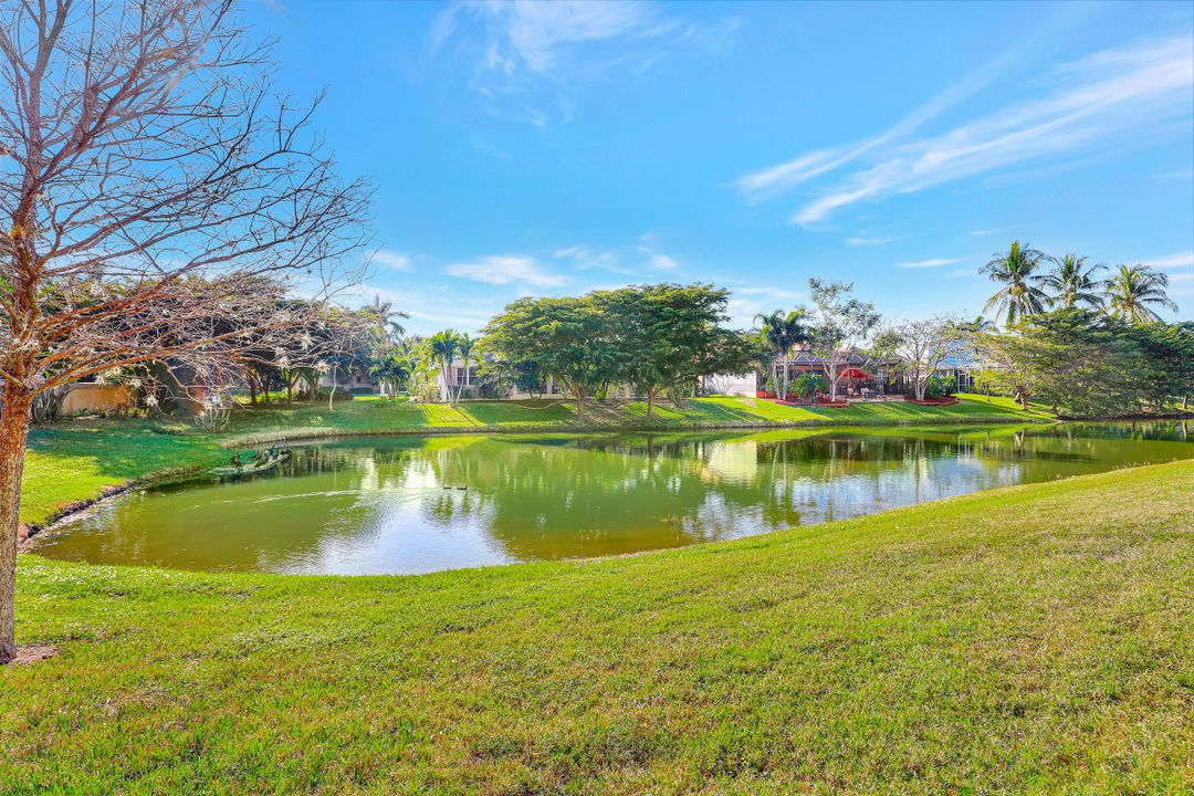 5626 Cape Harbour Dr #101, Cape Coral, FL 33914