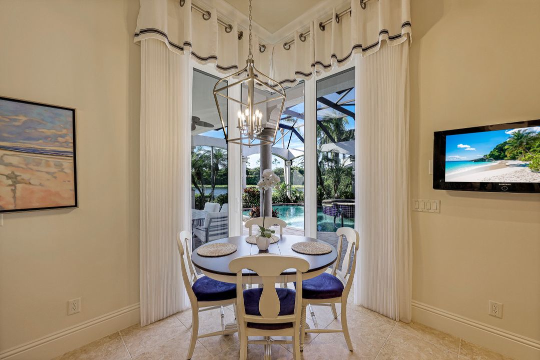 10590 Via Milano Dr, Miromar Lakes, FL 33913