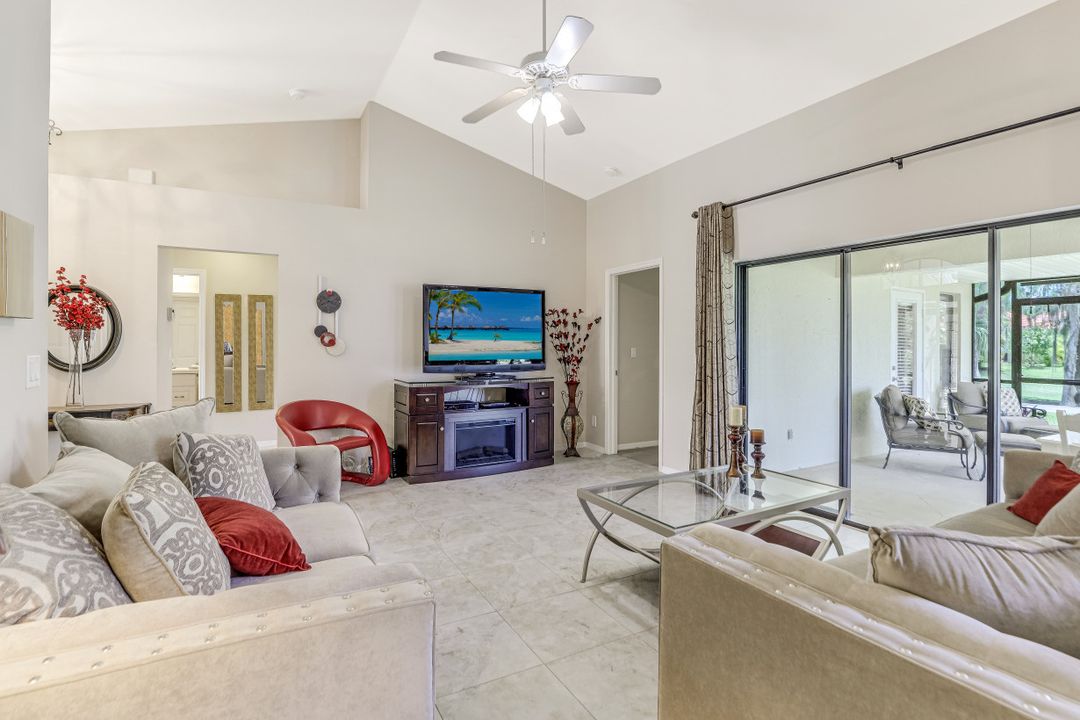 12807 Maiden Cane Ln, Bonita Springs, FL 34135