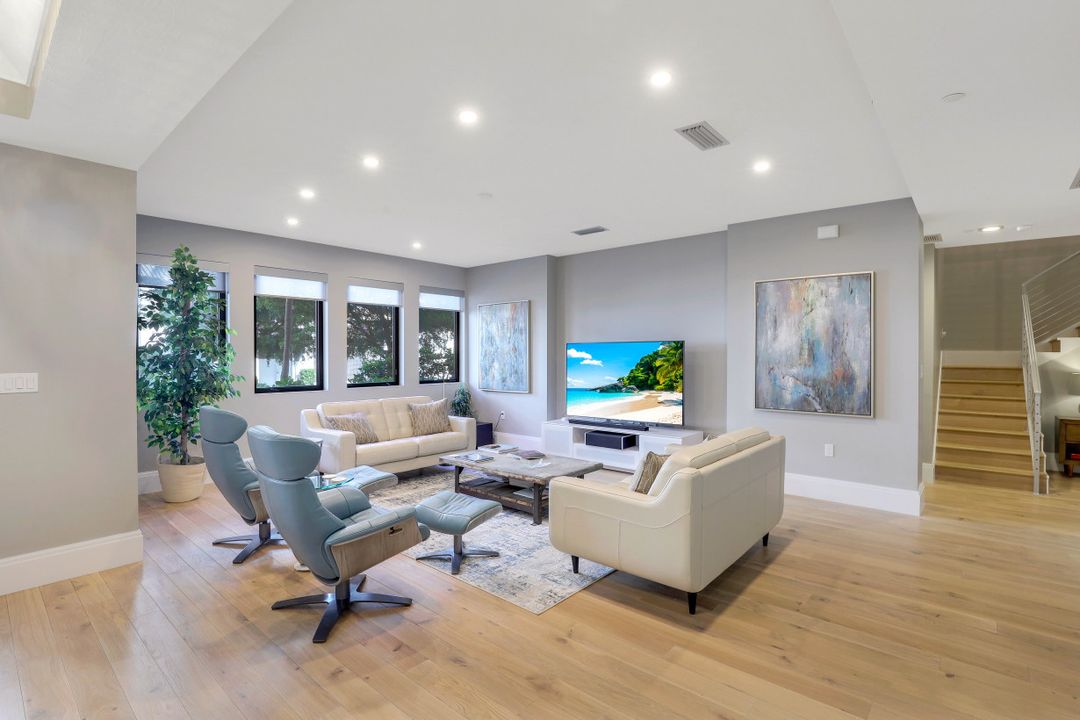 1135 3rd Ave S #107, Naples, FL 34102