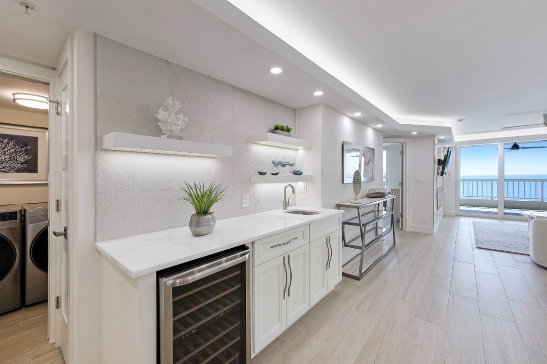 990 Cape Marco Dr #507, Marco Island, FL 34145