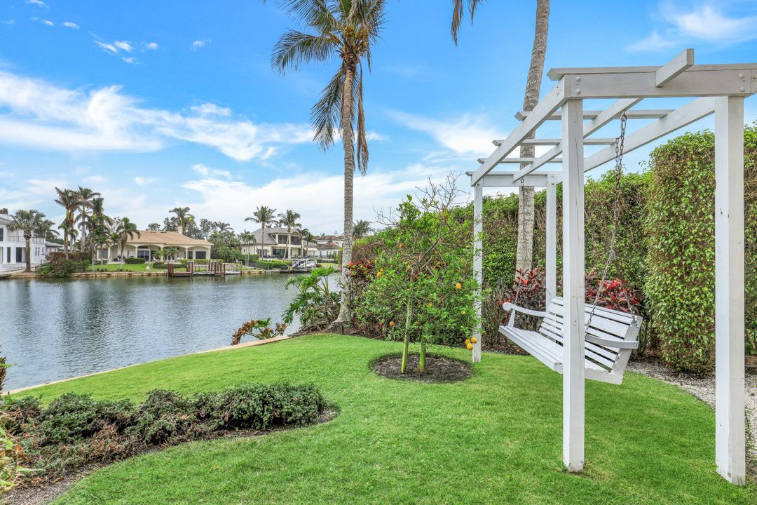 1839 Hurricane Harbor Ln, Naples, FL 34102